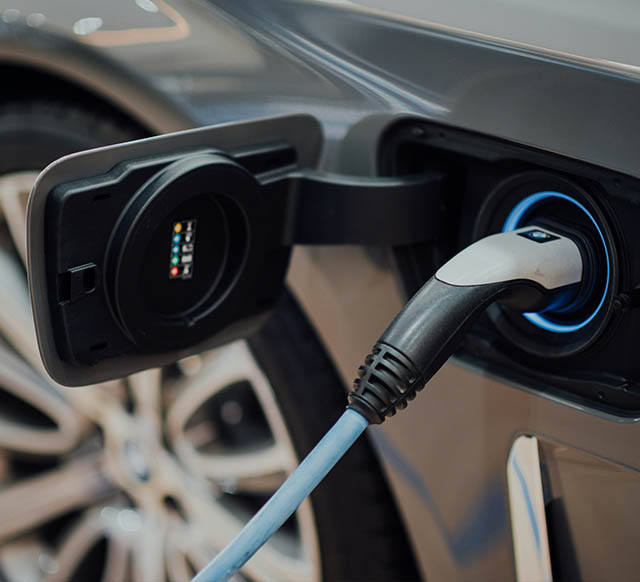 the-ev-charging-cliff-edge-01